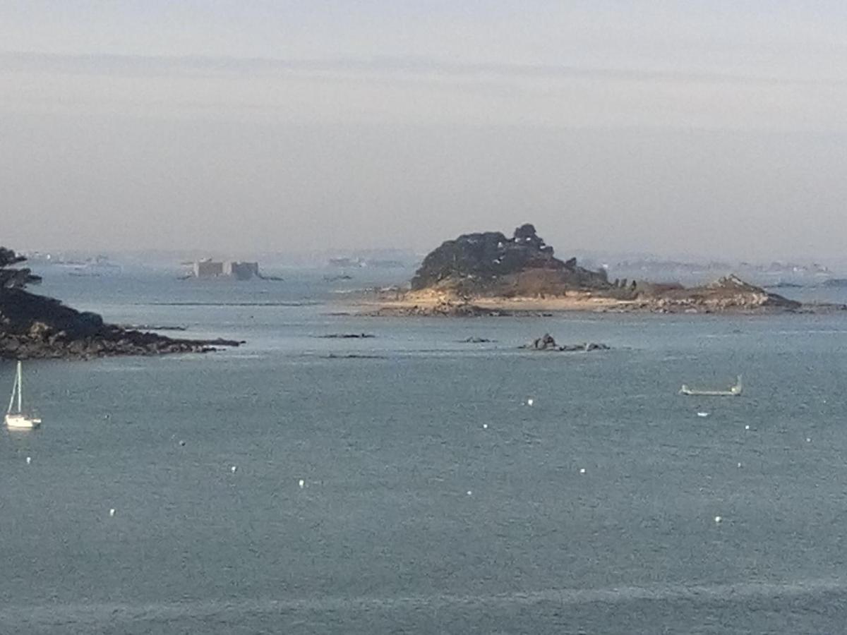 普卢加斯努A Bord住宿加早餐旅馆 外观 照片